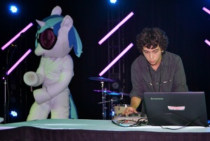 everfree northwest-ponystock-voodoopony-brawny buck-07062013-012