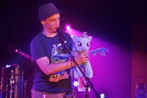 everfree northwest-saturday-ponystock-brawny buck-07052014-040