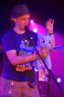 everfree northwest-saturday-ponystock-brawny buck-07052014-044