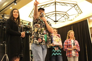 efnw-charityauction-schmarity-05132017-053