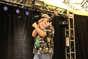 efnw-charityauction-schmarity-05132017-063